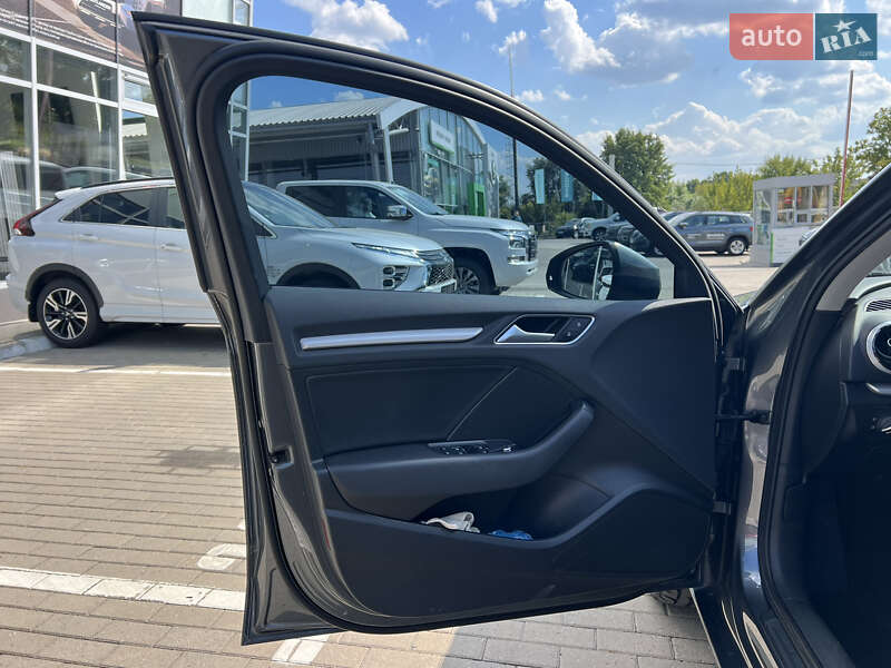Седан Audi A3 2016 в Полтаві
