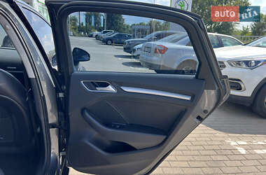 Седан Audi A3 2016 в 