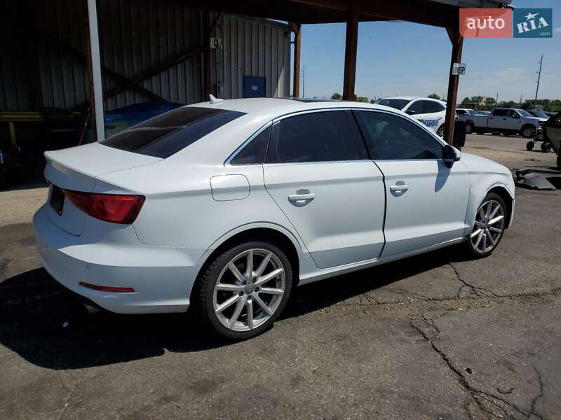 Седан Audi A3 2015 в Львові