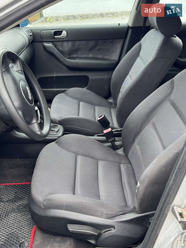 Хэтчбек Audi A3 2002 в Надворной