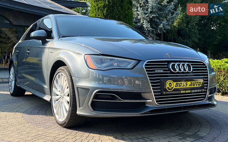 Хэтчбек Audi A3 2015 в 