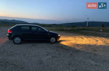 Хэтчбек Audi A3 2004 в 