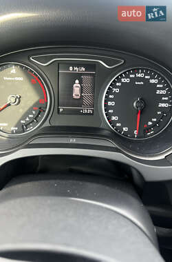 Хэтчбек Audi A3 2016 в 