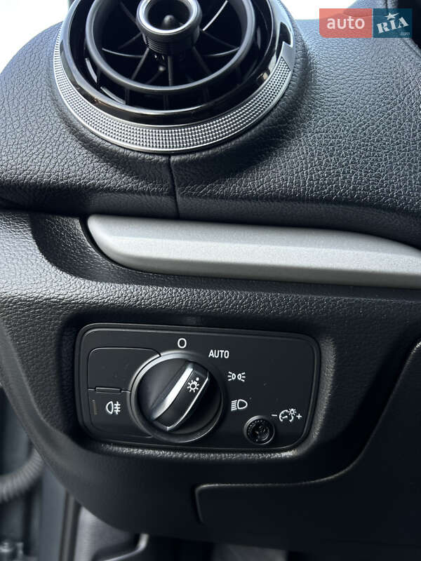 Седан Audi A3 2016 в Львове