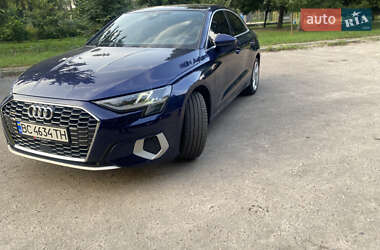 Седан Audi A3 2022 в 