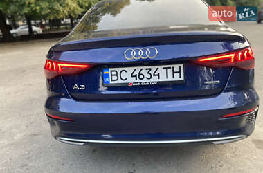 Седан Audi A3 2022 в 