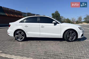 Седан Audi A3 2019 в 