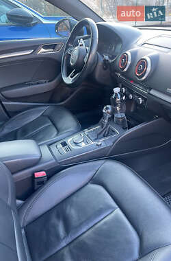 Хэтчбек Audi A3 2017 в 
