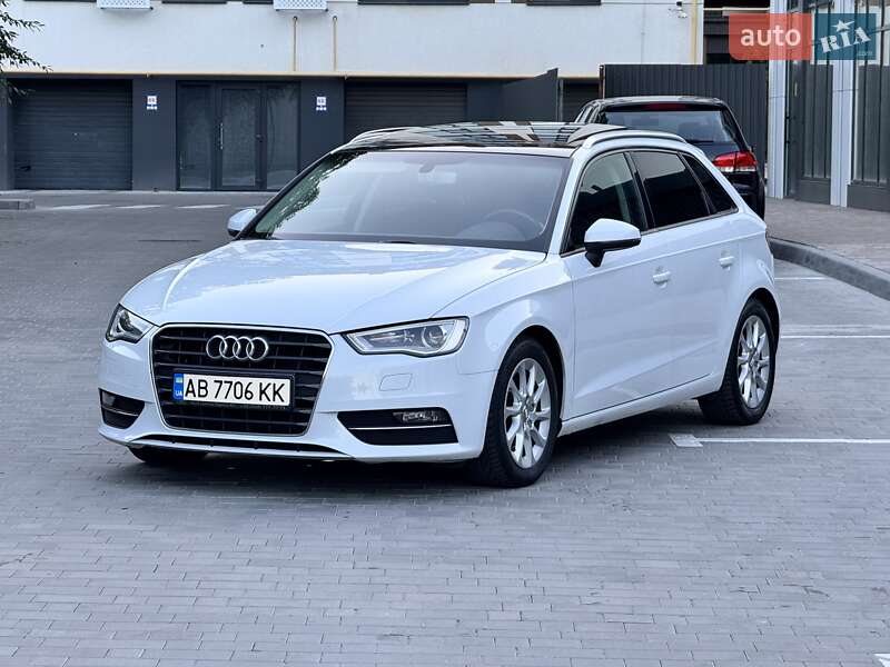 Хэтчбек Audi A3 2016 в 