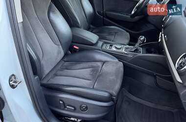 Хэтчбек Audi A3 2016 в 