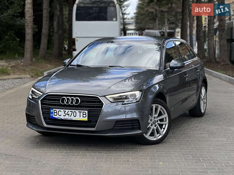 Хэтчбек Audi A3 2019 в Львове