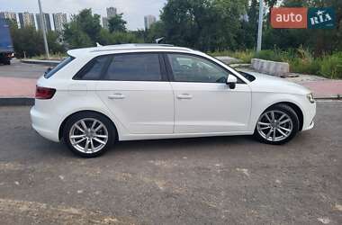 Хэтчбек Audi A3 2016 в Киеве