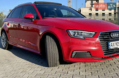 Хэтчбек Audi A3 2016 в 