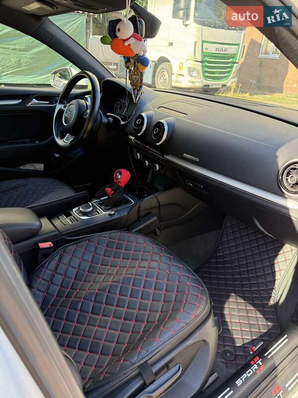Седан Audi A3 2015 в Одессе