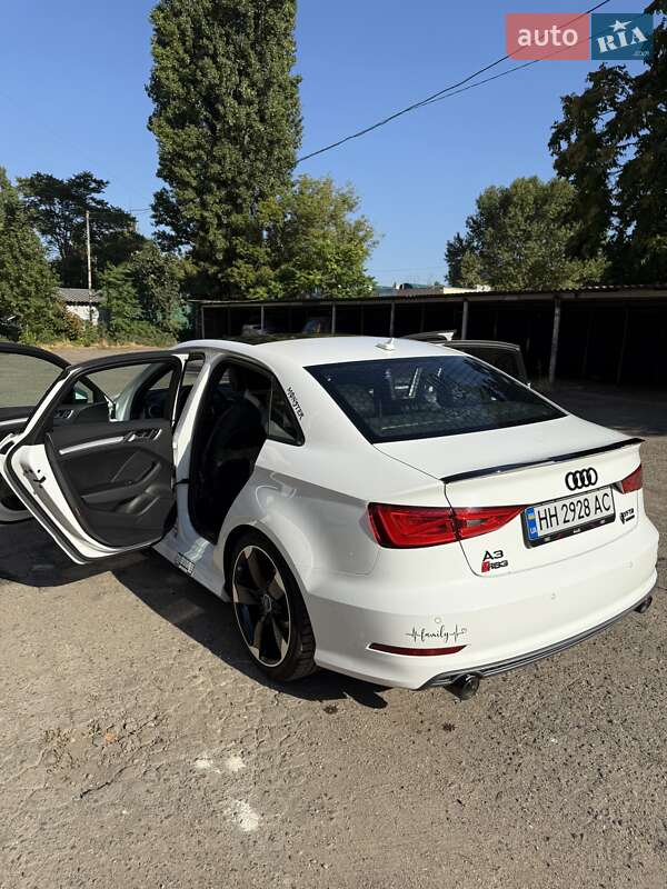 Седан Audi A3 2015 в Одессе