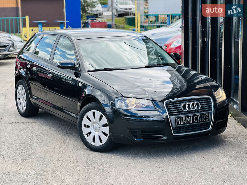 Хэтчбек Audi A3 2005 в 