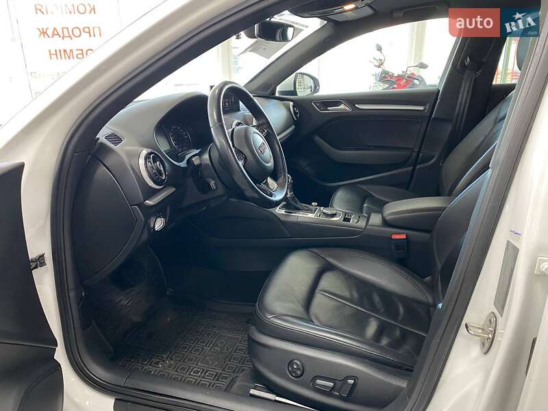 Седан Audi A3 2015 в Києві