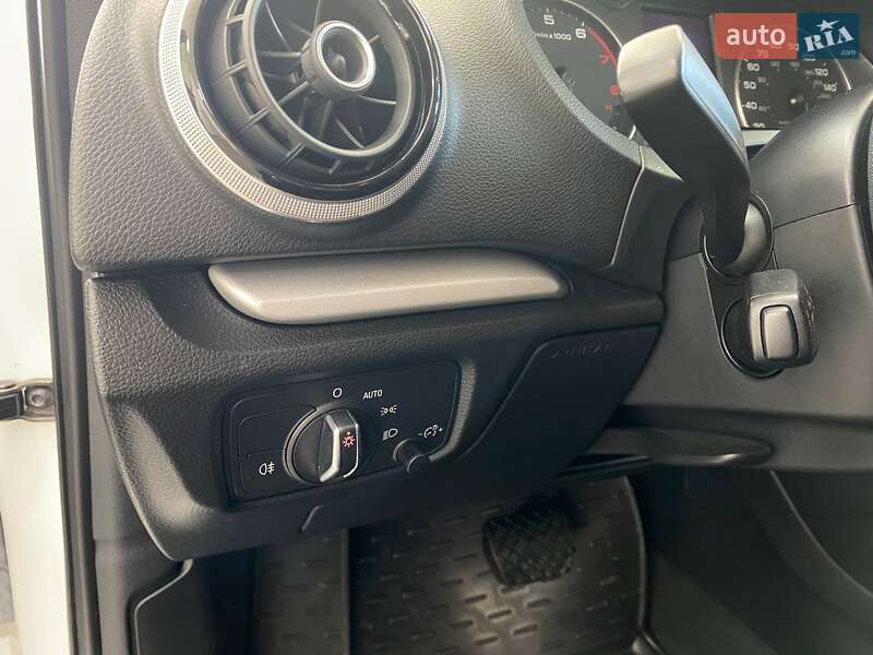 Седан Audi A3 2015 в Києві