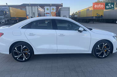 Седан Audi A3 2021 в 