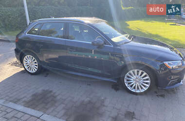 Хэтчбек Audi A3 2017 в 