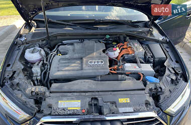 Хэтчбек Audi A3 2017 в 