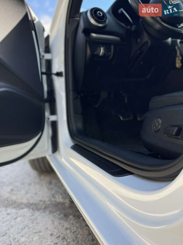 Седан Audi A3 2015 в Вінниці