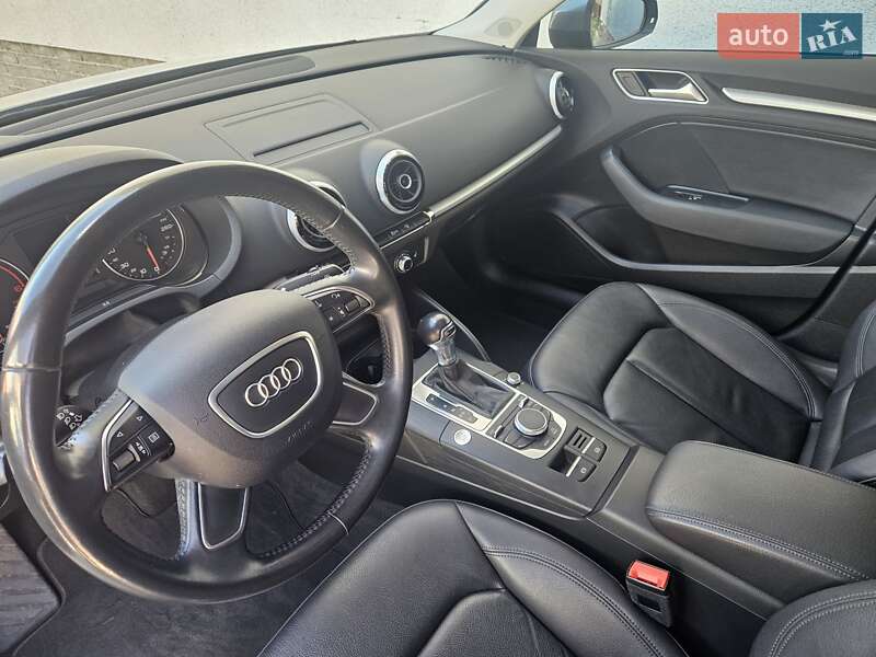 Седан Audi A3 2016 в Киеве