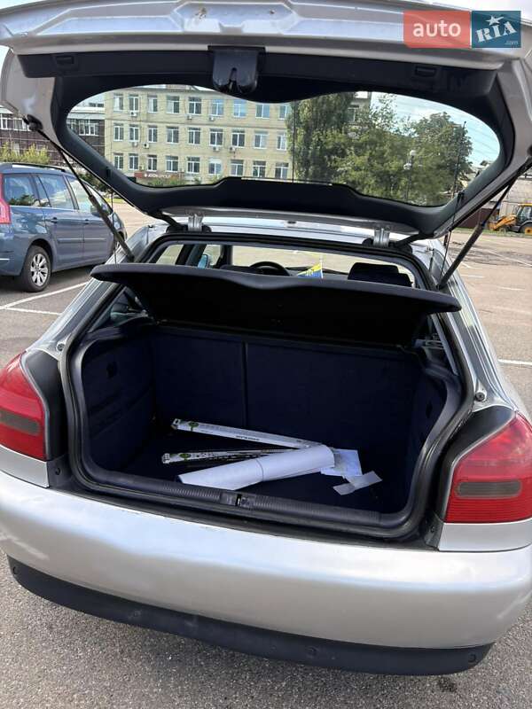 Хэтчбек Audi A3 2000 в Киеве