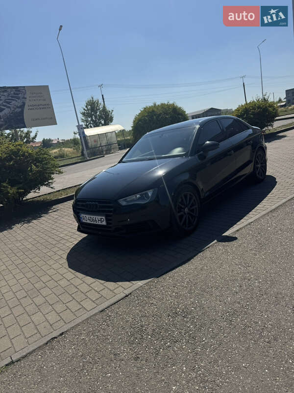 Седан Audi A3 2014 в Виноградове