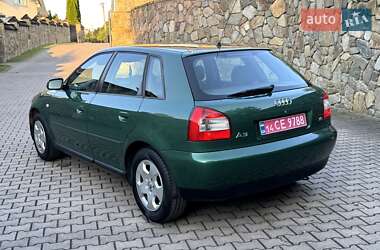 Хэтчбек Audi A3 2001 в 