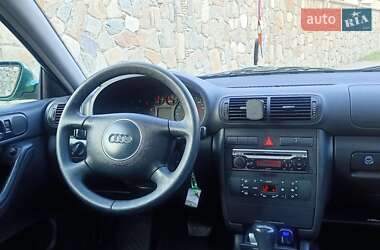 Хэтчбек Audi A3 2001 в 