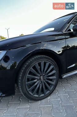 Хэтчбек Audi A3 2015 в 