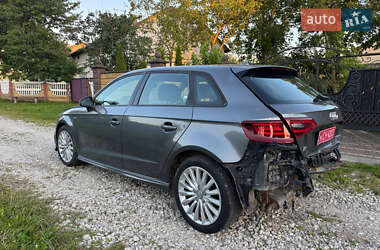 Хэтчбек Audi A3 2016 в 