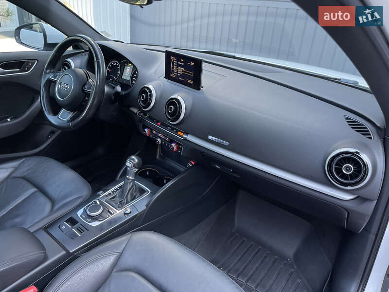 Хэтчбек Audi A3 2016 в Ровно
