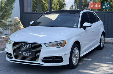 Хэтчбек Audi A3 2016 в 
