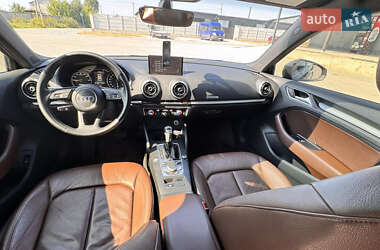 Хэтчбек Audi A3 2017 в 