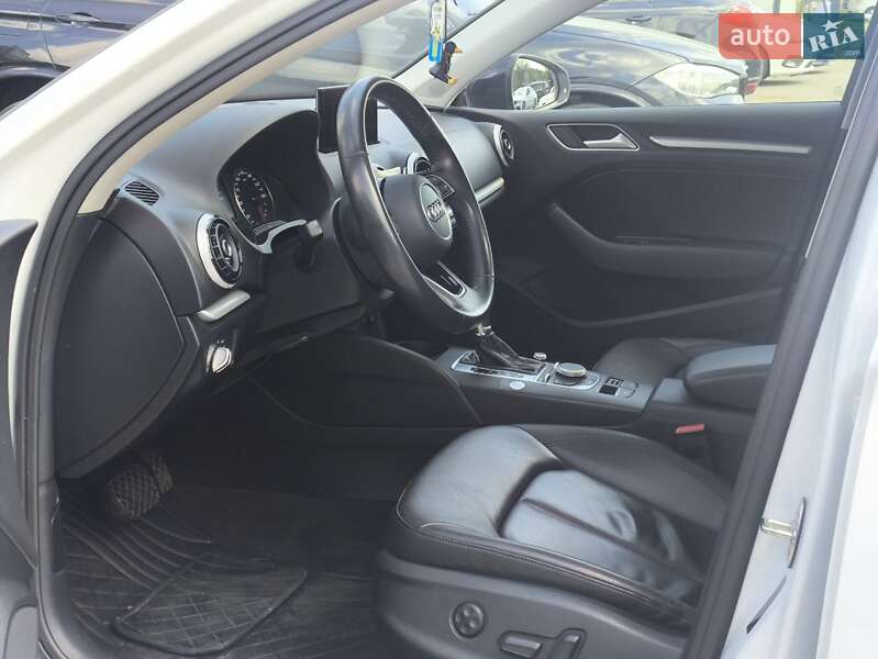 Седан Audi A3 2016 в Киеве