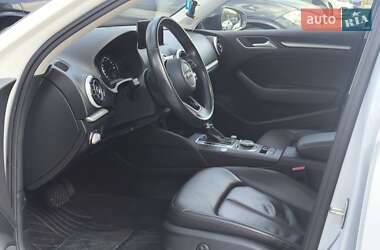 Седан Audi A3 2016 в 