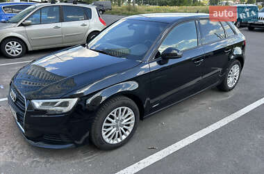 Хэтчбек Audi A3 2018 в 