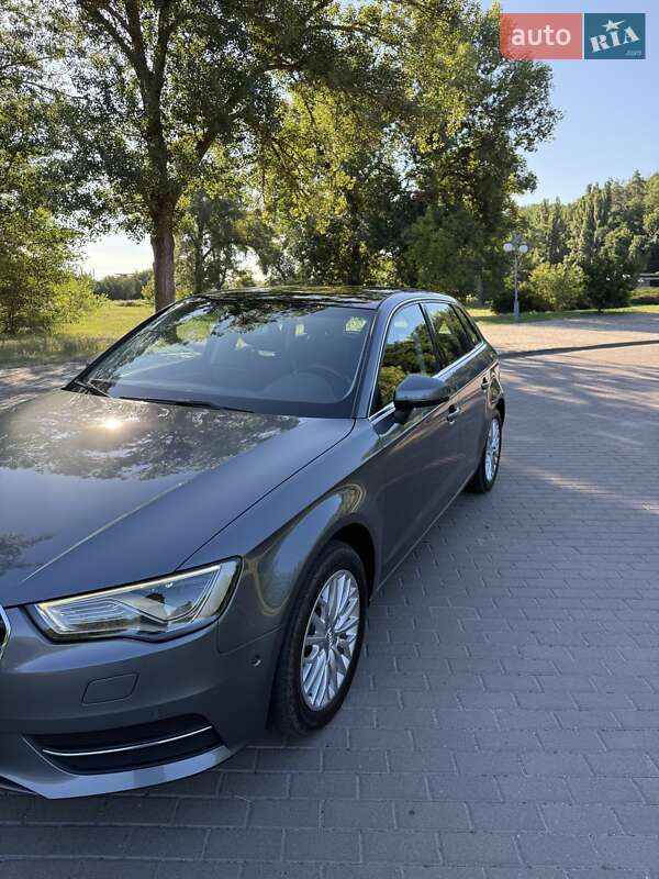 Хетчбек Audi A3 2015 в Черкасах