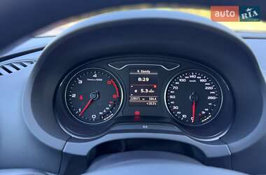 Хетчбек Audi A3 2015 в 