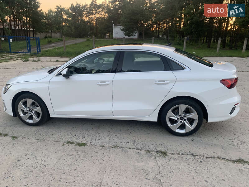 Седан Audi A3 2023 в Ровно