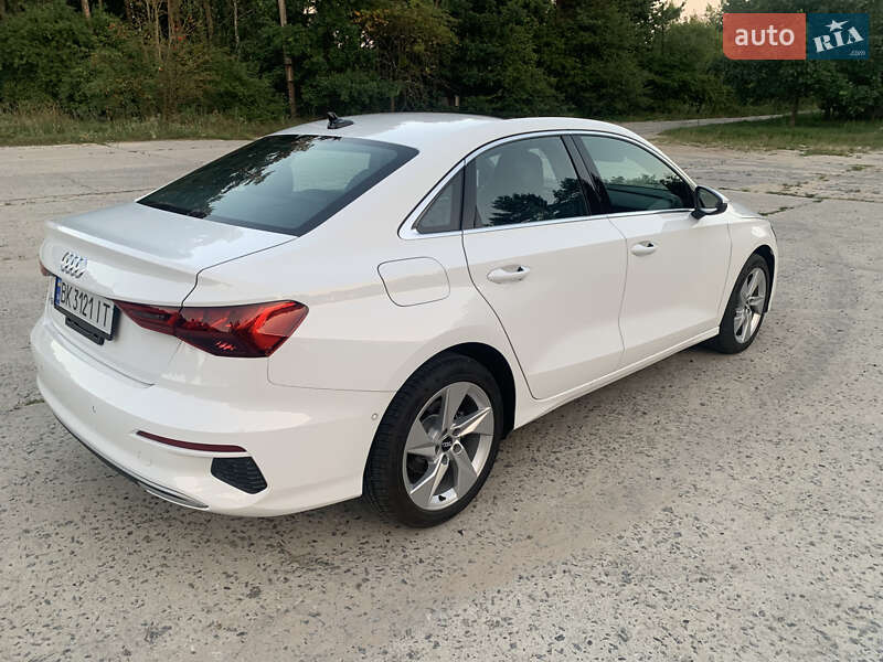 Седан Audi A3 2023 в Ровно