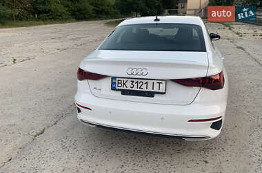 Седан Audi A3 2023 в Нетешине