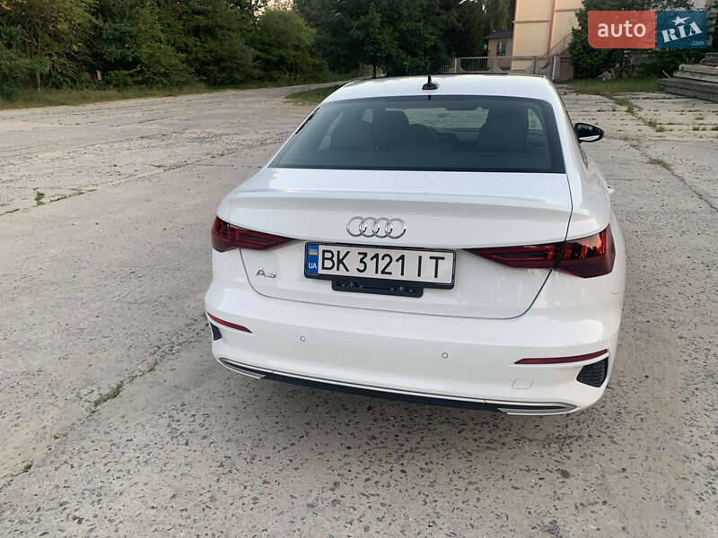 Седан Audi A3 2023 в Ровно