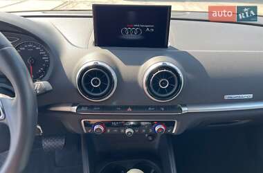 Хэтчбек Audi A3 2015 в 