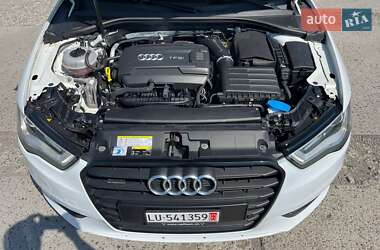 Хэтчбек Audi A3 2015 в 