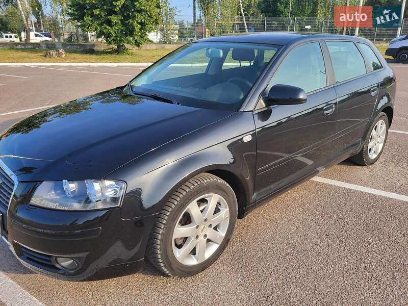 Хэтчбек Audi A3 2005 в 