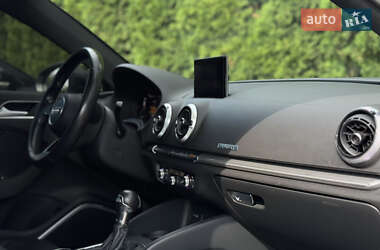 Хэтчбек Audi A3 2016 в 