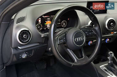 Хэтчбек Audi A3 2016 в 